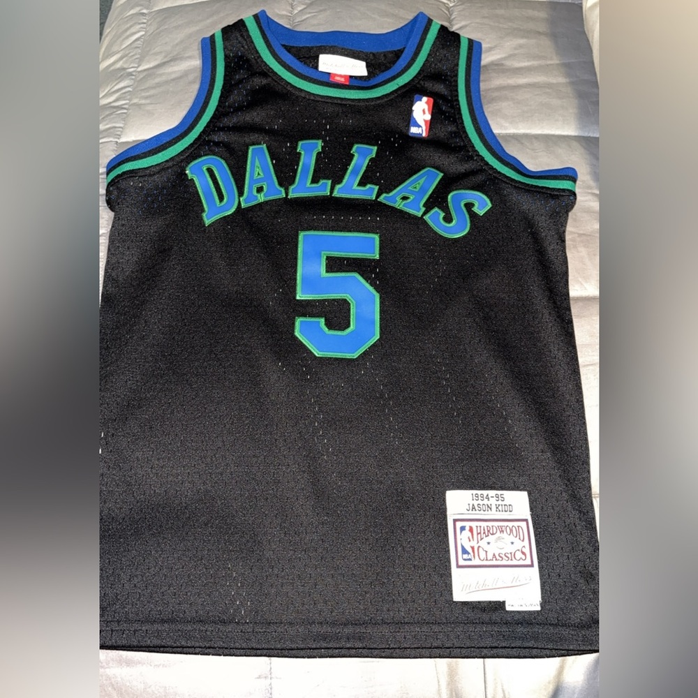 Mitchell & Ness Dallas Mavericks Black Jersey with Blue and Green Accents